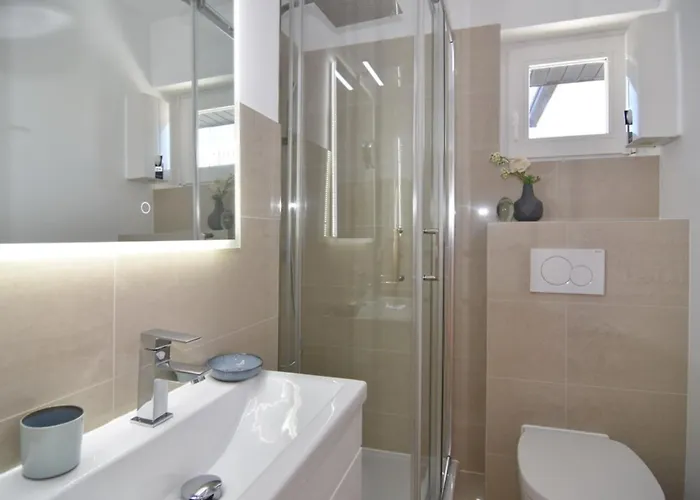 Bismarckstrasse 5a, Whg 12 *